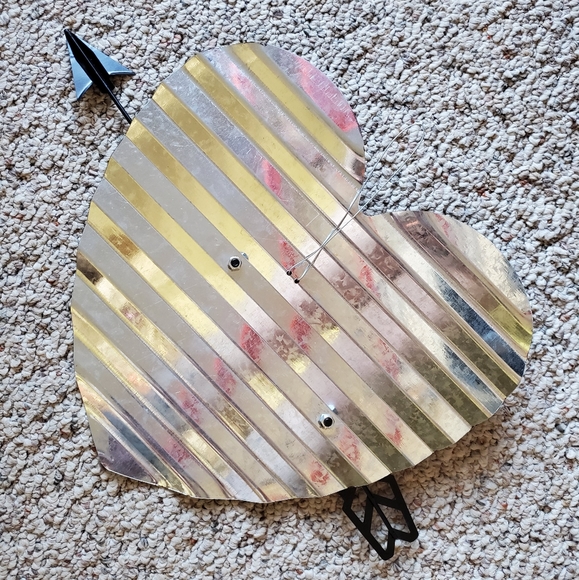 Metal Red Heart - Picture 3 of 5